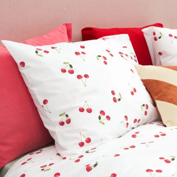 SNURK Cherries Bettwäsche-Set – 135×200 / 80×80 Cm – Weiß 4